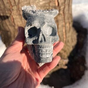 Quartz (5) skull carving | crystal